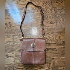 Elegant Carmel Leather Crossbody Bag
